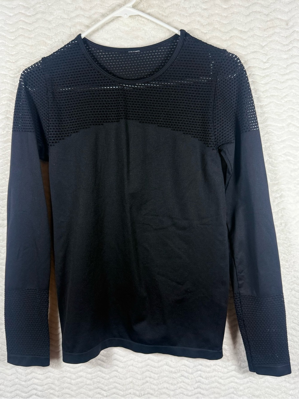 Fabletics Musetta Black Long Sleeve Mesh-Panel Performance Tee. 🔥🔥 part mesh 🔥🔥